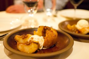 Baked apple with mastica ice cream